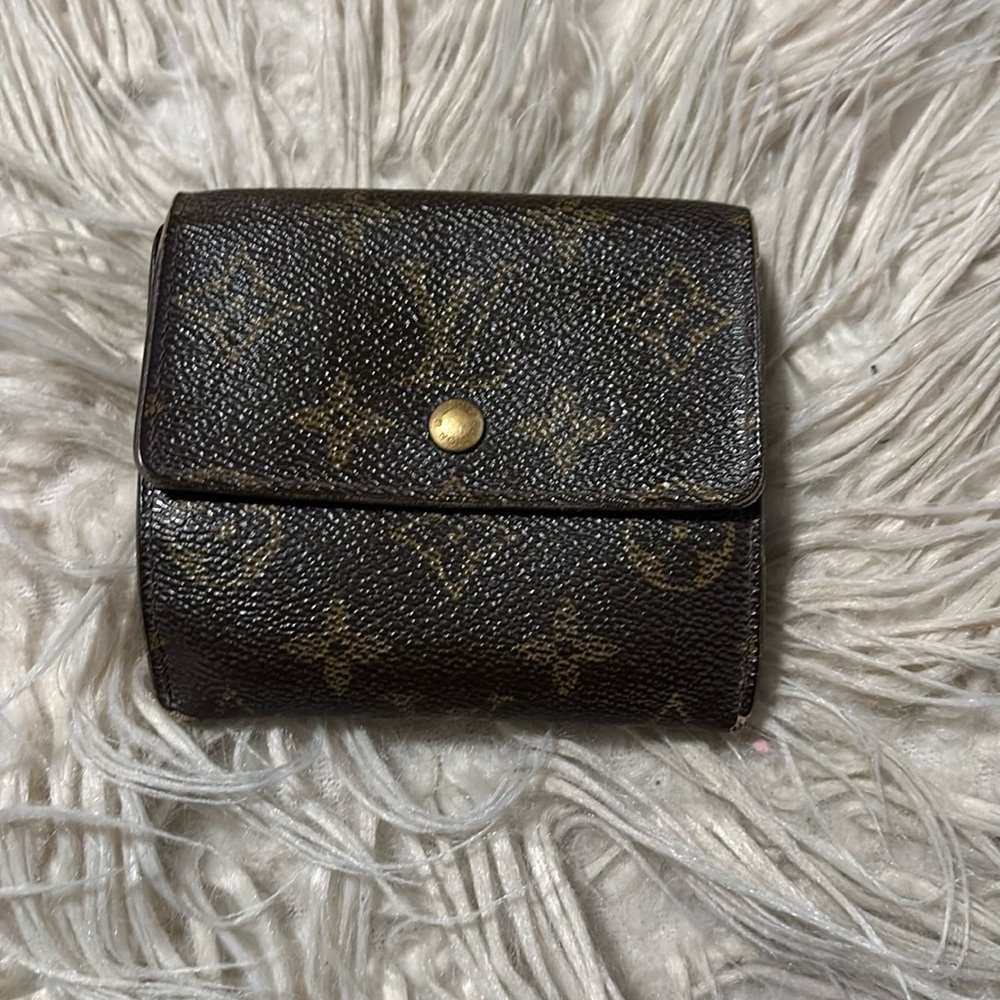 Classic Elise Monogram. Trifold Brown Wallet